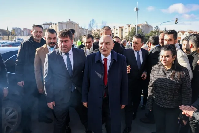 cumhur-ittifaki-ankara-adayi-turgut-altinoktan-etimesguta-metro-mujdesi-1706360157736.jpg Cumhur İttifakı Ankara Adayı Turgut Altınok'tan Etimesgut’a metro müjdesi - 2