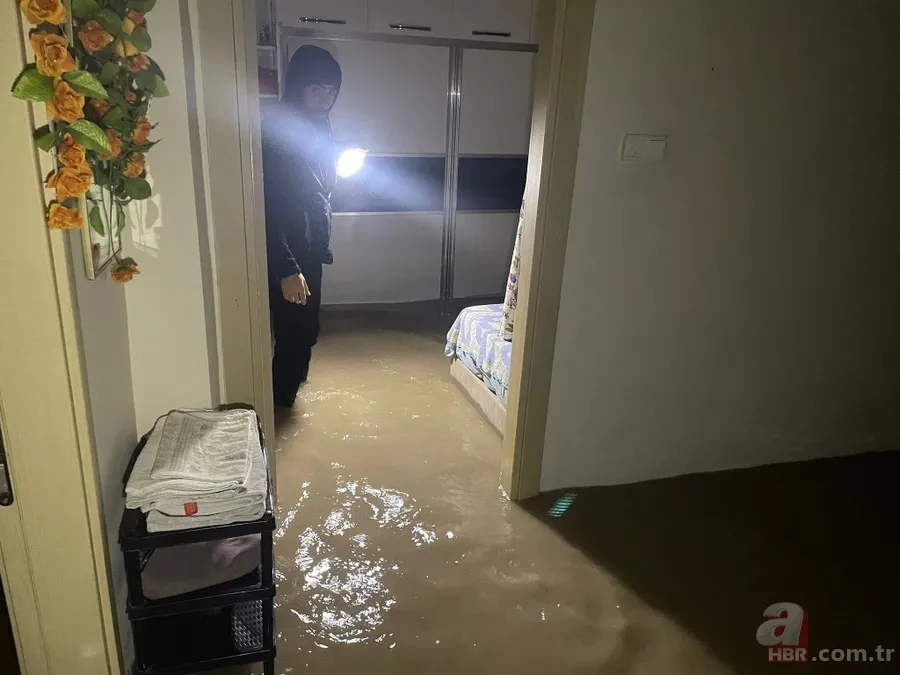 Şanlıurfa’da şiddetli sağanak sonrası sel! Korkunç görüntüler... Belediye Başkanı son durumu A Haber'de anlattı 2