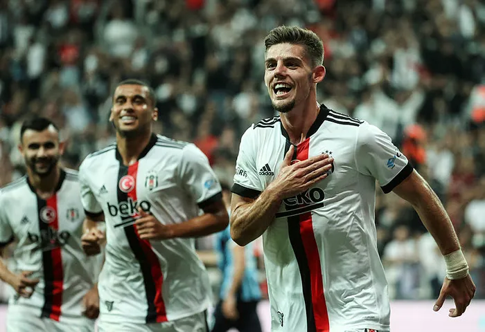 son-dakika-besiktas-francisco-monteroyu-hamburga-kiraladi-1673796186212.jpg Son dakika: Beşiktaş Francisco Montero'yu Hamburg'a kiraladı - 1