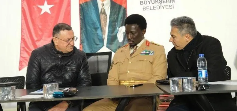 CHP'li Hatay Büyükşehir Belediye Başkanı Lütfü Savaş'ın 'Afrika Prensi' diye ağırladığı kişi bakın kim çıktı! Freedom Jacob Ceasar kimdir?