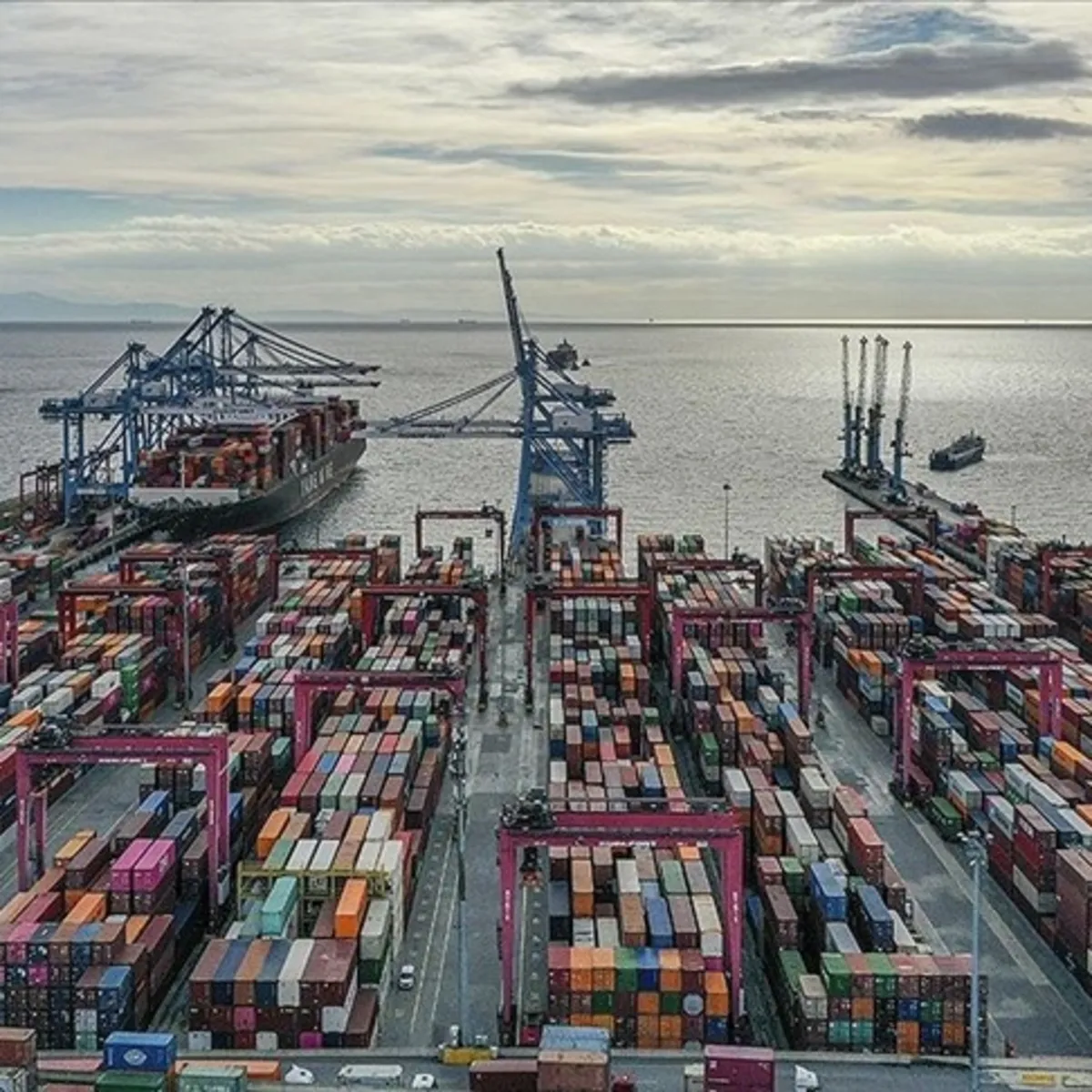 Bakan Bolat duyurdu! Şubat ayında ihracat yüzde 1,6 arttı