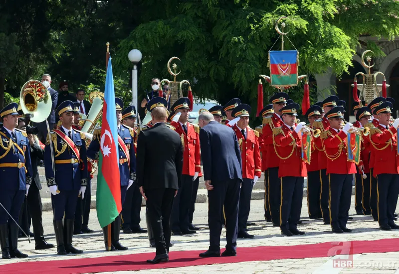 Başkan Erdoğan'dan Şuşa'ya tarihi ziyaret! Türkiye ve Azerbaycan imzaları attı 23