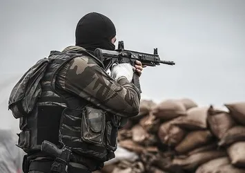 Hakkari'de çatışma: 1'i ağır 7 asker yaralı