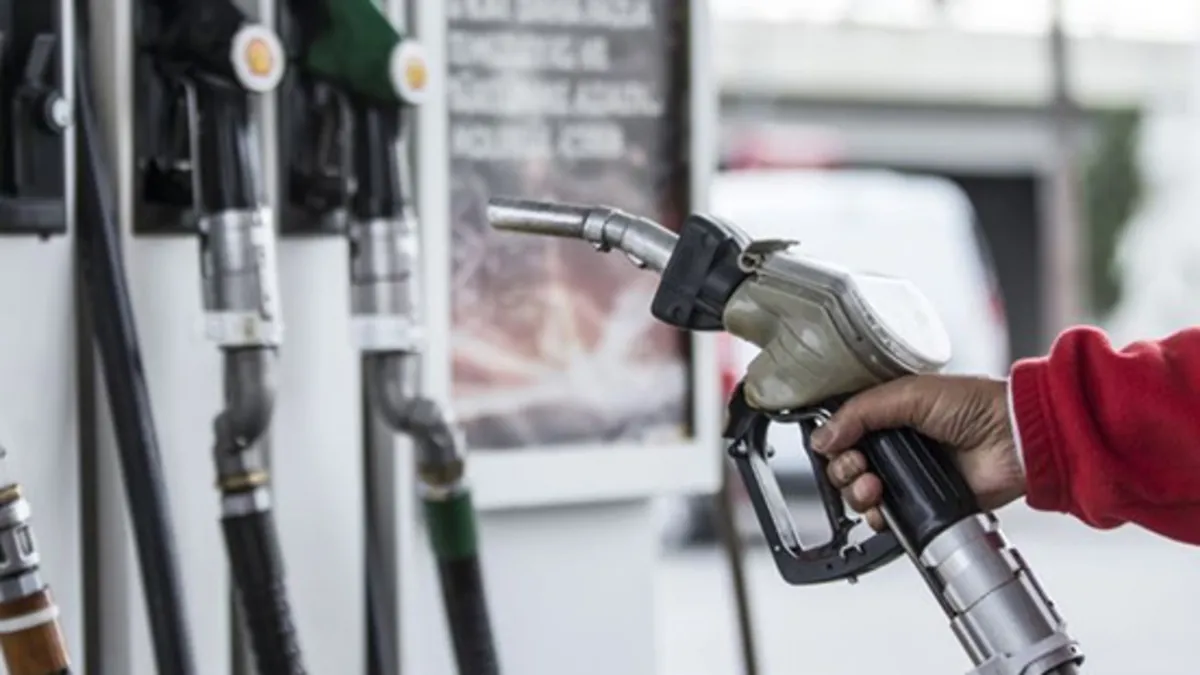 Akaryakıtta yeni dönem başladı: Benzin istasyonlarında fiyat tabelaları değişti