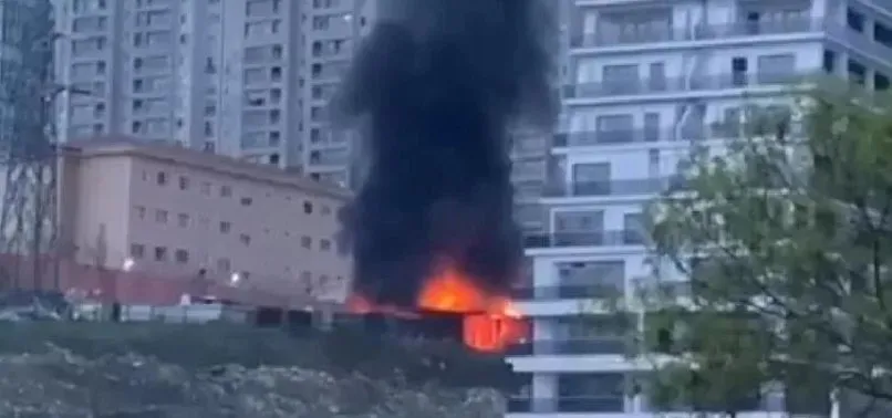 Son dakika: Esenyurt’ta geri dönüşüm alanında korkutan yangın