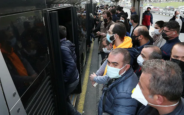 Son dakika: Vatandaş sıkı tedbir alınmasını destekliyor: Tüm şehirler kapatılsın