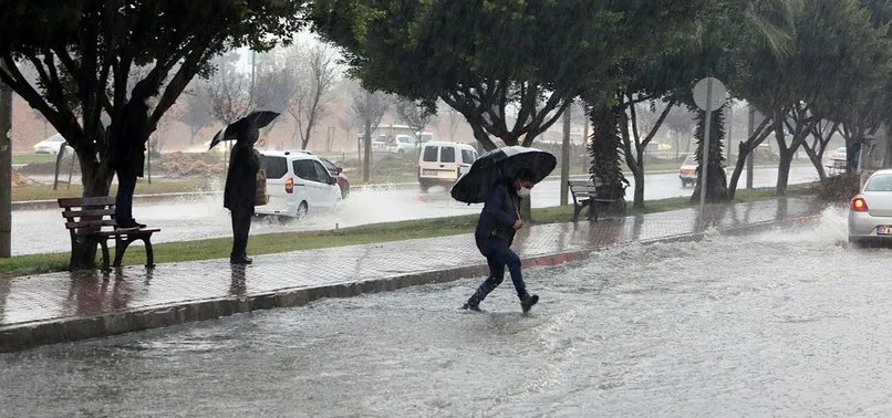 Meteoroloji'den son dakika hava durumu açıklaması! Sağanak yağış ve kuvvetli rüzgar uyarısı | 4 Ocak 2021 hava durumu