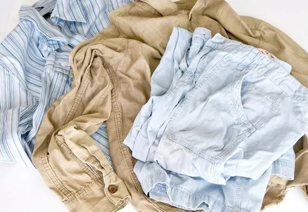 2-dakikalik-yontemle-kirisikliga-cozum-kiyafetleri-utu-olmadan-dumduz-yapiyor-1703491294639.jpg 2 dakikalık yöntemle kırışıklığa çözüm! Kıyafetleri ütü olmadan dümdüz yapıyor! - 1