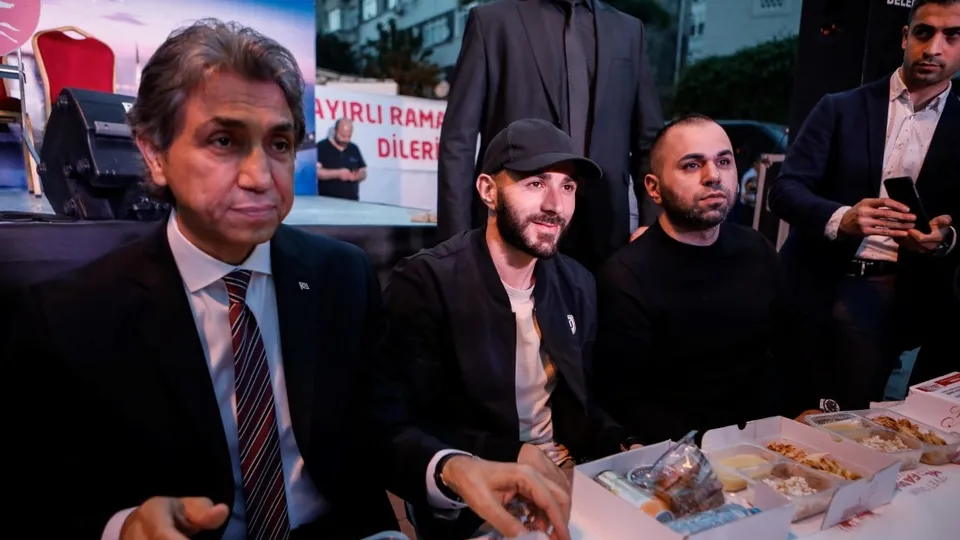 Benzema, Fatih'te iftar programına katıldı
