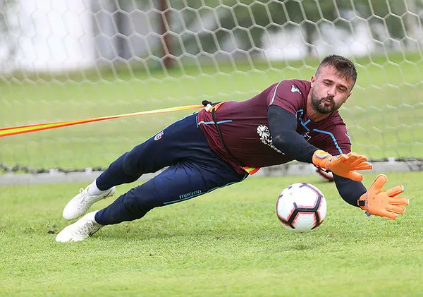 Trabzonspor'da Onur Kıvrak ile yollar resmen ayrıldı - 1