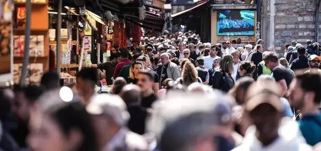 Eminönü'nde bayram alışverişi hareketliliği