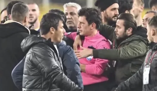 Son dakika | Hakem Halil Umut Meler’e yumruk atan Faruk Koca tahliye edildi