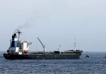 Kızıldeniz'de petrol tankerine roketli saldırı