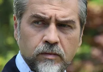 Serhat Tutumluer annesini kaybetti