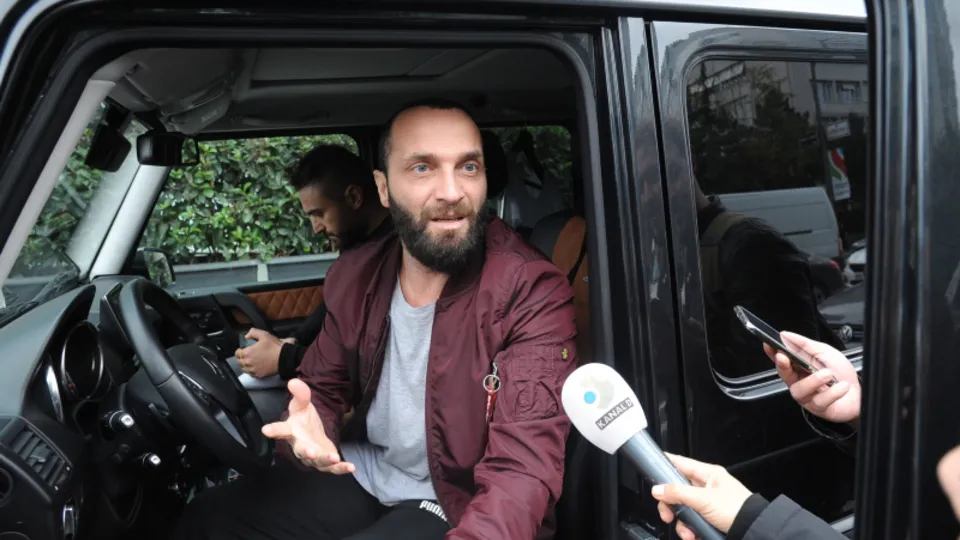Şarkıcı Berkay'dan Arda Turan'a tazminat davası