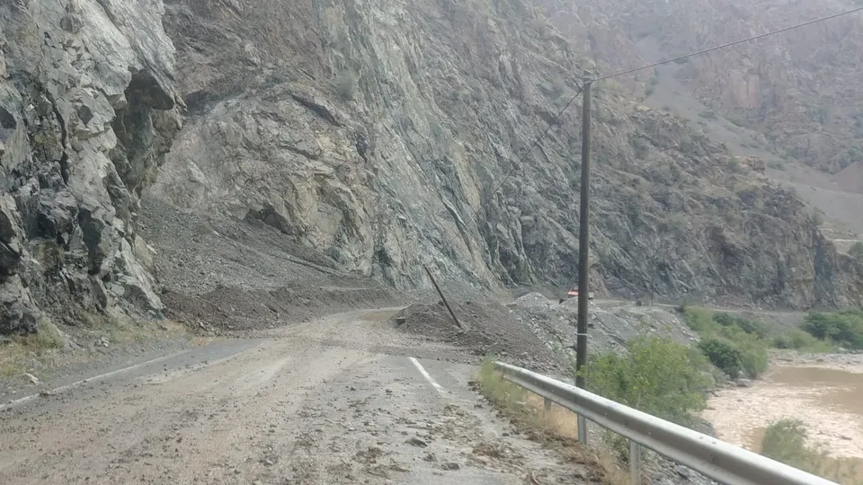 Artvin-Erzurum karayolu heyelan nedeniyle ulaşıma kapandı