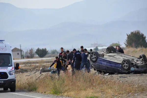 Afyonkarahisar'da feci kaza! Ölü ve yaralılar - 1