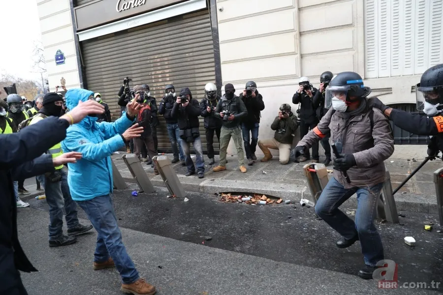 Fransa'da Macron için 'diktatör' sloganları 3