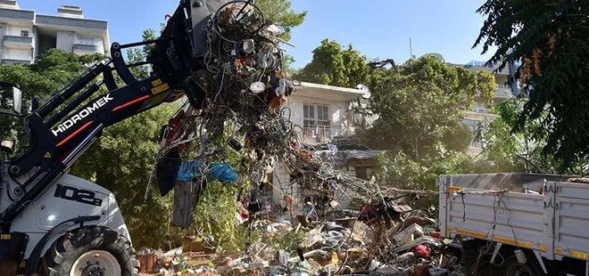 5 evden 38 kamyon çöp çıktı