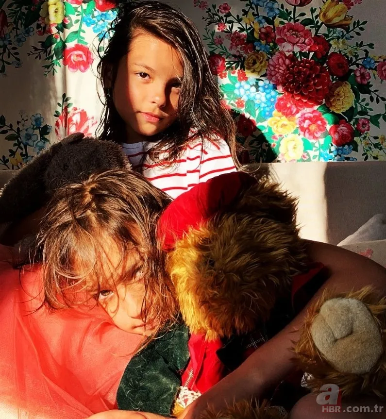 İkiz annesi Tuba Büyüküstün'ün kızları kocaman oldu! Babası Onur Saylak'ın kopyası... 8