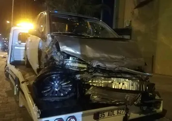 İzmir'de trafik kazası: Yaralılar var