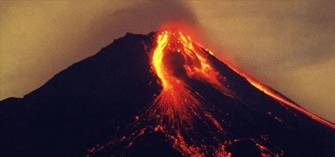 Son dakika: Endonezya’da Merapi Yanardağı’nda patlama
