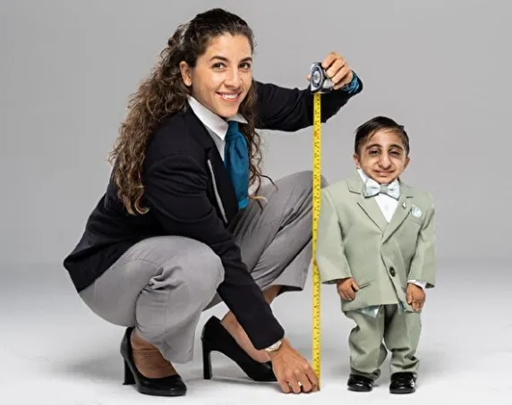 Guinness Rekorlar Kitabı’na adını yazdırdı! İşte dünyanın en kısa adamı