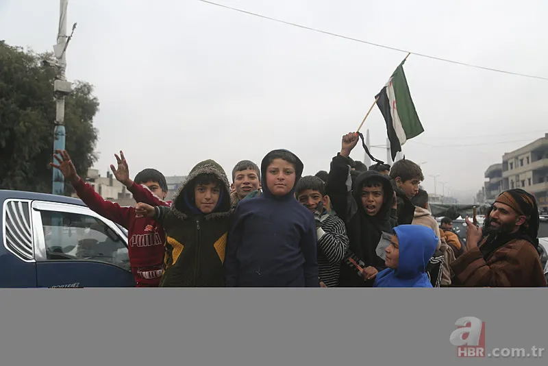 Suriyelilerden temizlik kutlaması! YPG çöktü: Rejim asıl şimdi düştü 17