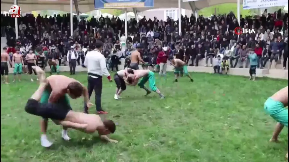 Cumhuriyet ile yaşıt karakucak güreşleri