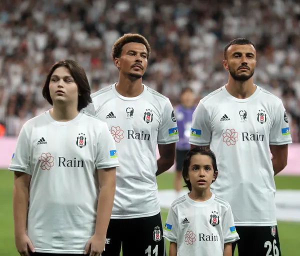valerien-ismaelden-futbolcularina-dolayli-yoldan-uyari-rakibe-geri-donecekler-hissiyatini-vermememiz-lazim-1661811497559.jpg Valerien Ismael'den futbolcularına dolaylı yoldan uyarı: Rakibe 'Geri dönecekler' hissiyatını vermememiz lazım - 2
