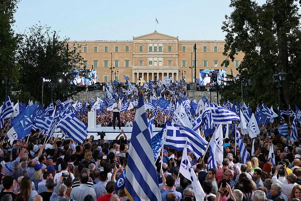 Yunanistan’da kritik seçim! Miçotakis yarışı önde tamamladı