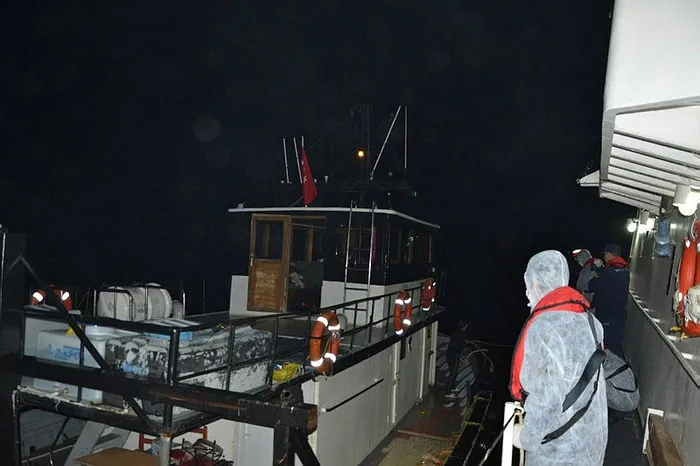 Son dakika: Çanakkale açıklarında 144 sığınmacı yakalandı - 1