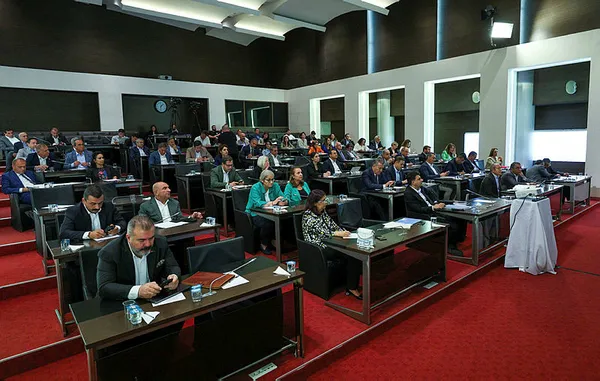 chpde-yuksek-tansiyon-gorevden-almalar-kesinlesti-1690148271503.jpg CHP’de yüksek tansiyon! Görevden almalar kesinleşti - 1