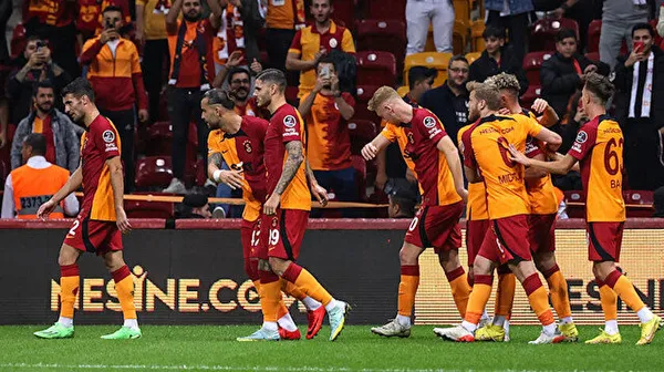 1669826737821.jpg Galatasaray'da Icardi şoku! Yıldız oyuncu sakatlandı! Icardi'nin sağlık durumu nasıl? - 4