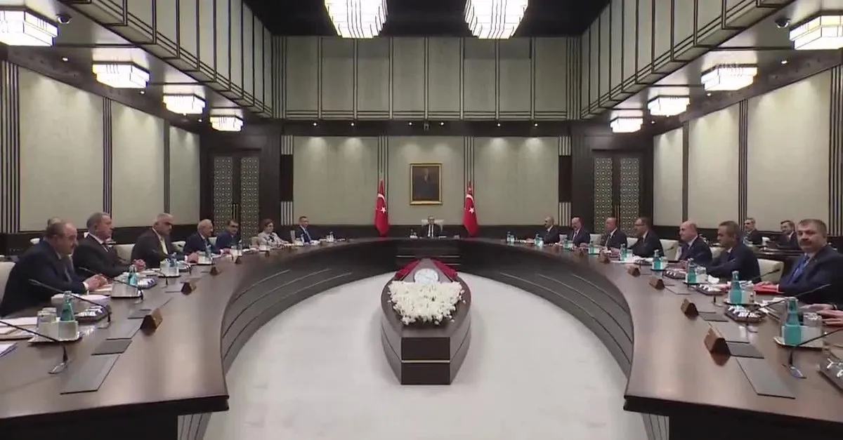 Cumhurbaşkanlığı Kabinesi Başkan Erdoğan liderliğinde toplandı! İşte görüntüler...