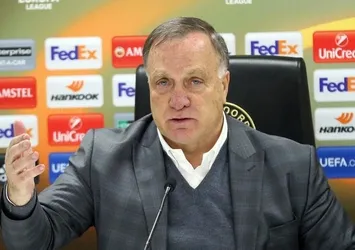 Advocaat yeni sözleşmenin ipuçlarını verdi