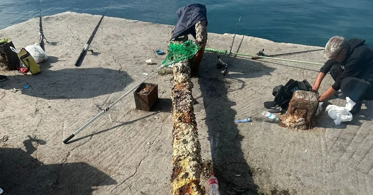 Çanakkale'de balıkçıların ağına yaklaşık 3 tonluk tarihi çapa takıldı