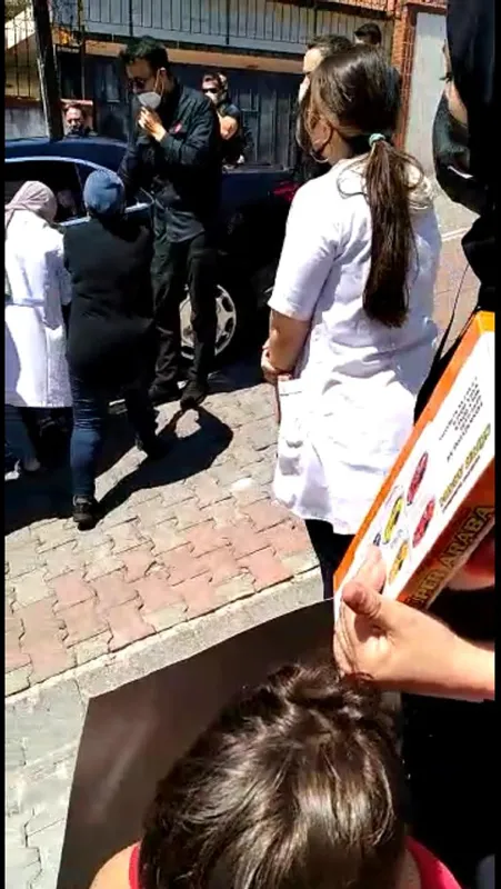Son dakika: Başkan Erdoğan'ı "Tayyip Dede" diye seslenerek durdurdular! Çocuklara sürpriz hediye - 5