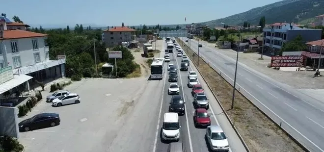 Kurban Bayramı tatili bitti dönüş başladı! Yollarda son durum: 14 araç birbirine girdi