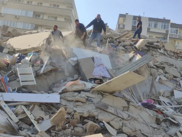 İzmir’de 6,6 büyüklüğünde deprem meydana geldi! İşte ilk görüntüler