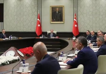 EYT ve asgari ücret için gözler Kabine'de! Başkan Recep Tayyip Erdoğan açıklayacak | Başörtüsü düzenlemesi, enflasyon ve kara harekatı masada