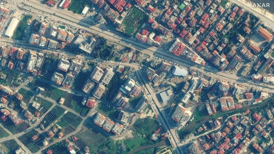Yüzyılın felaketi uzaydan böyle görüntülendi! Çarpıcı analiz: Türkiye 3 metre kaydı