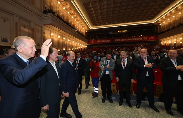 Son dakika: Memur-Sen Genel Kurulu’nda Başkan Erdoğan’dan önemli açıklamalar | Emekli ve memura seçim sonrası ek zam müjdesi