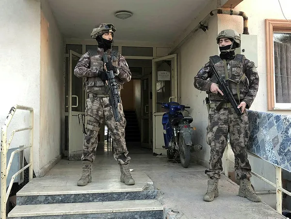 Son dakika: 29 ilde uyuşturucu kullanımını özendirenlere operasyon - 1