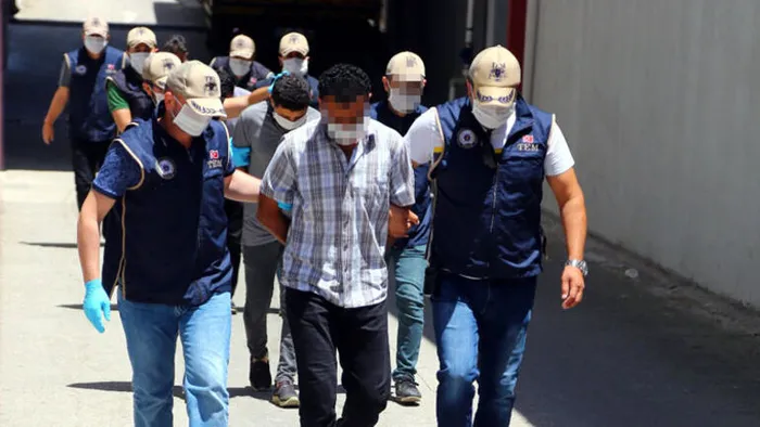 Adana'da terör örgütü DEAŞ’a yönelik düzenlenen operasyonda 4 şüpheli yakalandı - 3