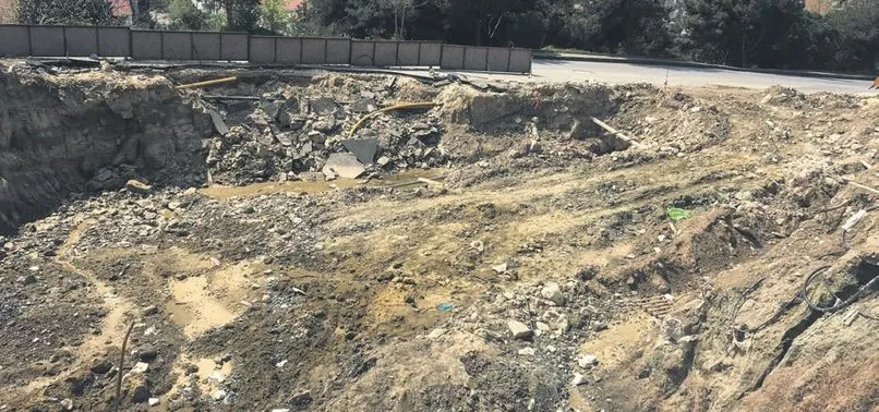 Büyükçekmece'de seçim oyunu! Kimlik numaralarını aldılar...