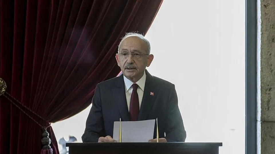 CHP paramparça! 100'üncü yılında bitmek bilmeyen koltuk kavgası