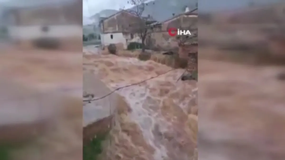 İspanya'da sel felaketi! Nehir yatakları taştı: Ölü ve kayıplar var