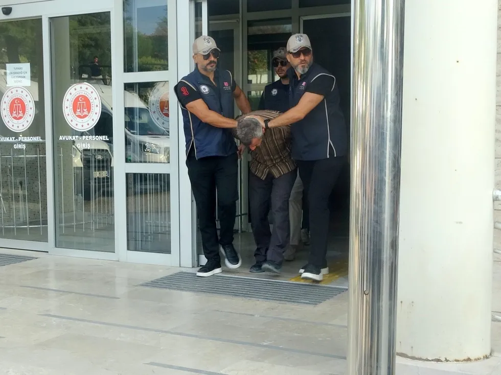 FETÖ’nün suikast timindeki Burkay Karatepe’ye maddi destek iddiası: İstanbul ve Eskişehir’de 10 şüpheli yakalandı - 6