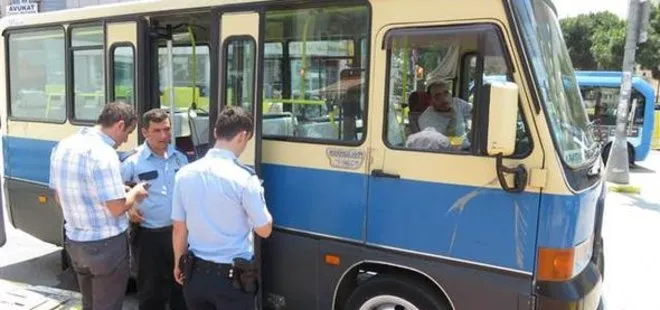 Sürücüsü bayılan minibüsü yolcular durdurdu